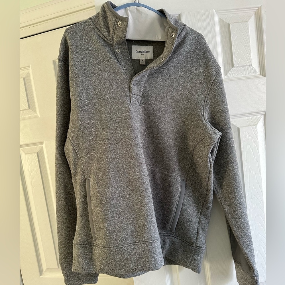 Like new Goodfellow & Co men’s pullover quarter snap henley gray sweater size M